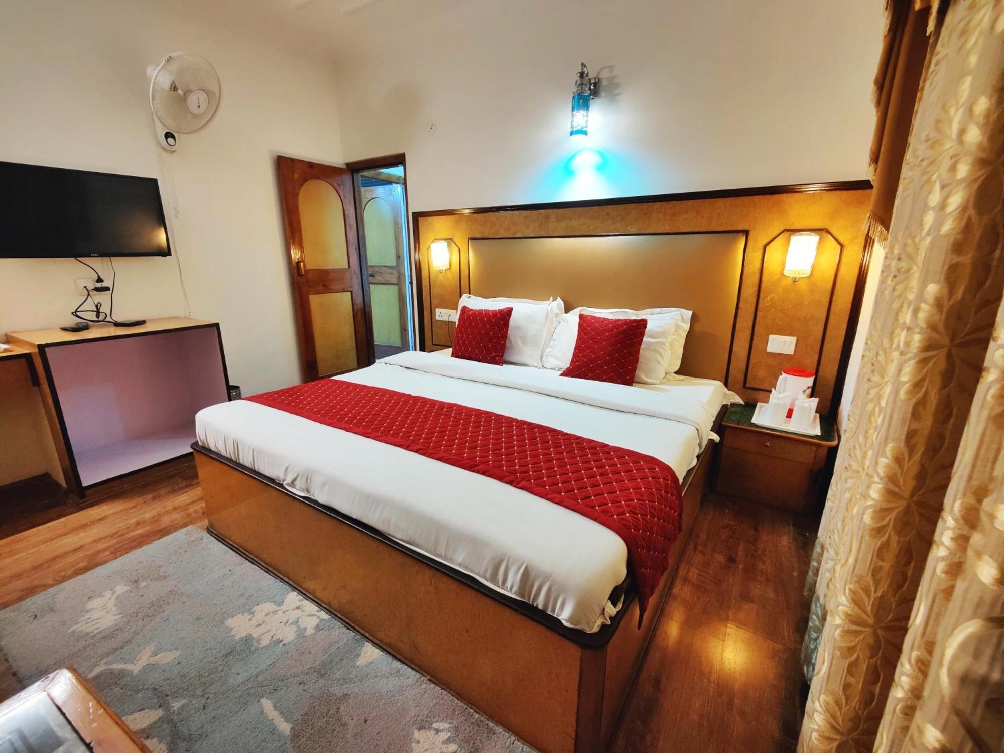 Surya International Hotel Manali Near Mall Road Manāli Exterior foto