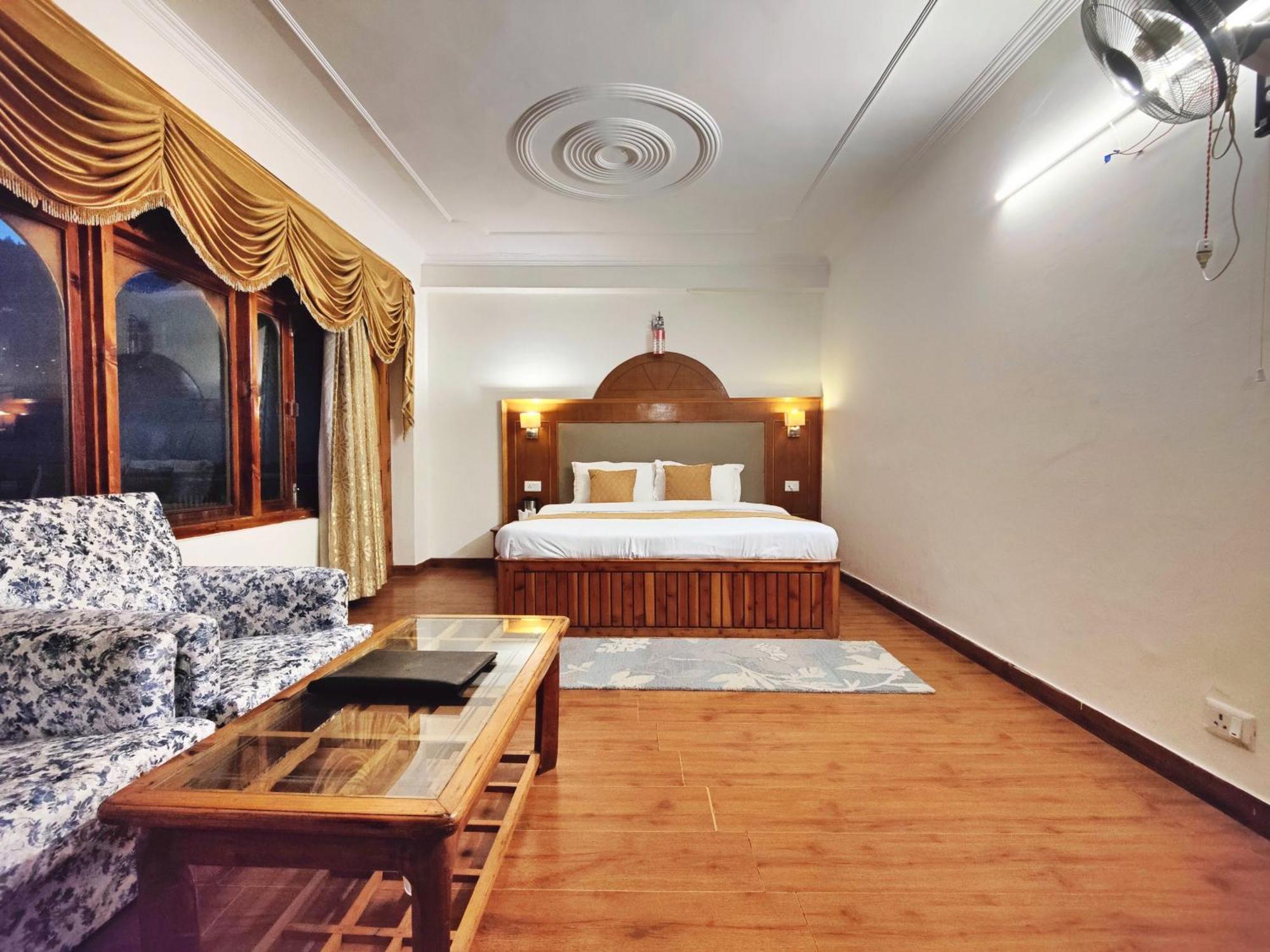 Surya International Hotel Manali Near Mall Road Manāli Exterior foto