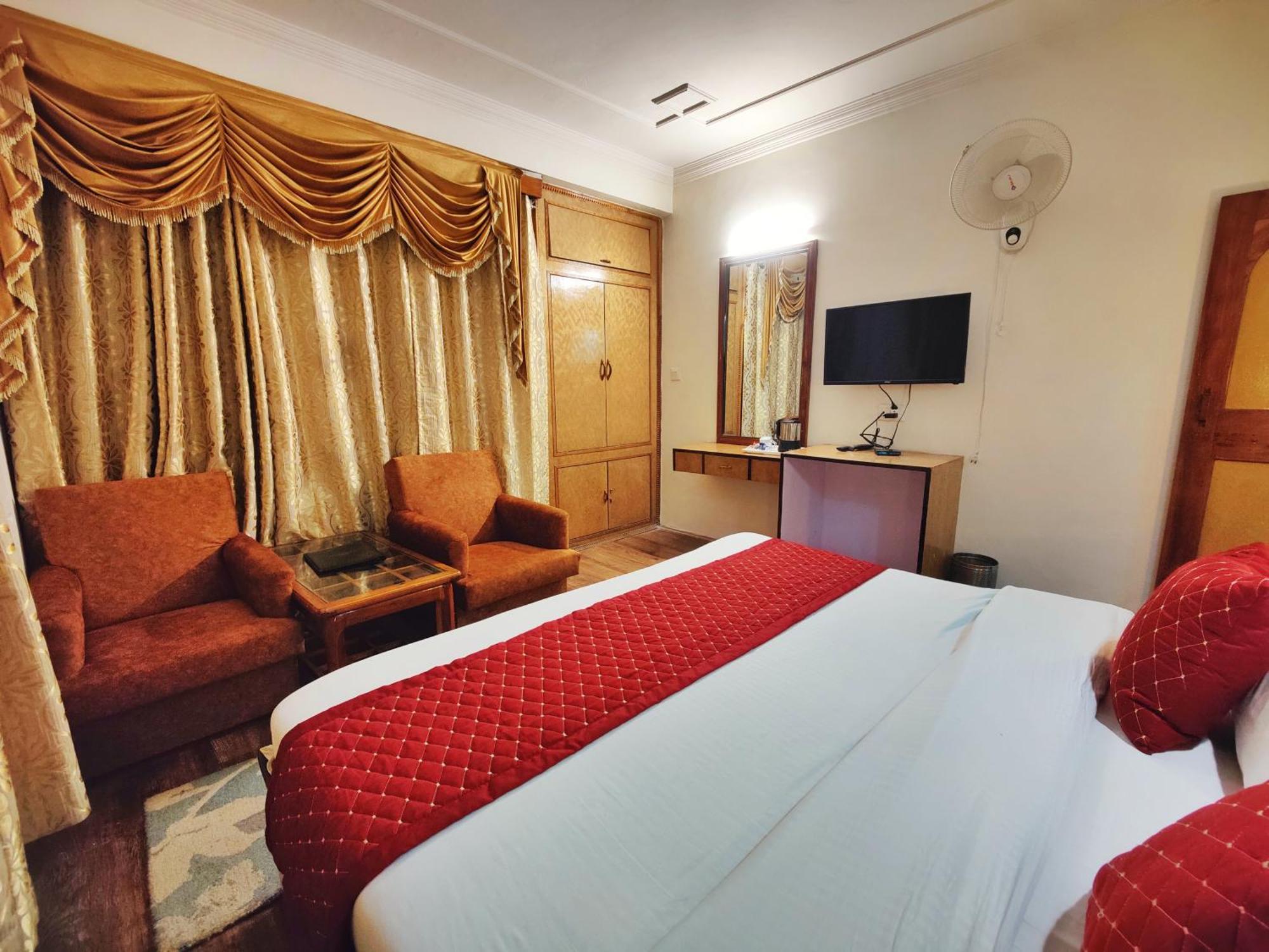 Surya International Hotel Manali Near Mall Road Manāli Exterior foto