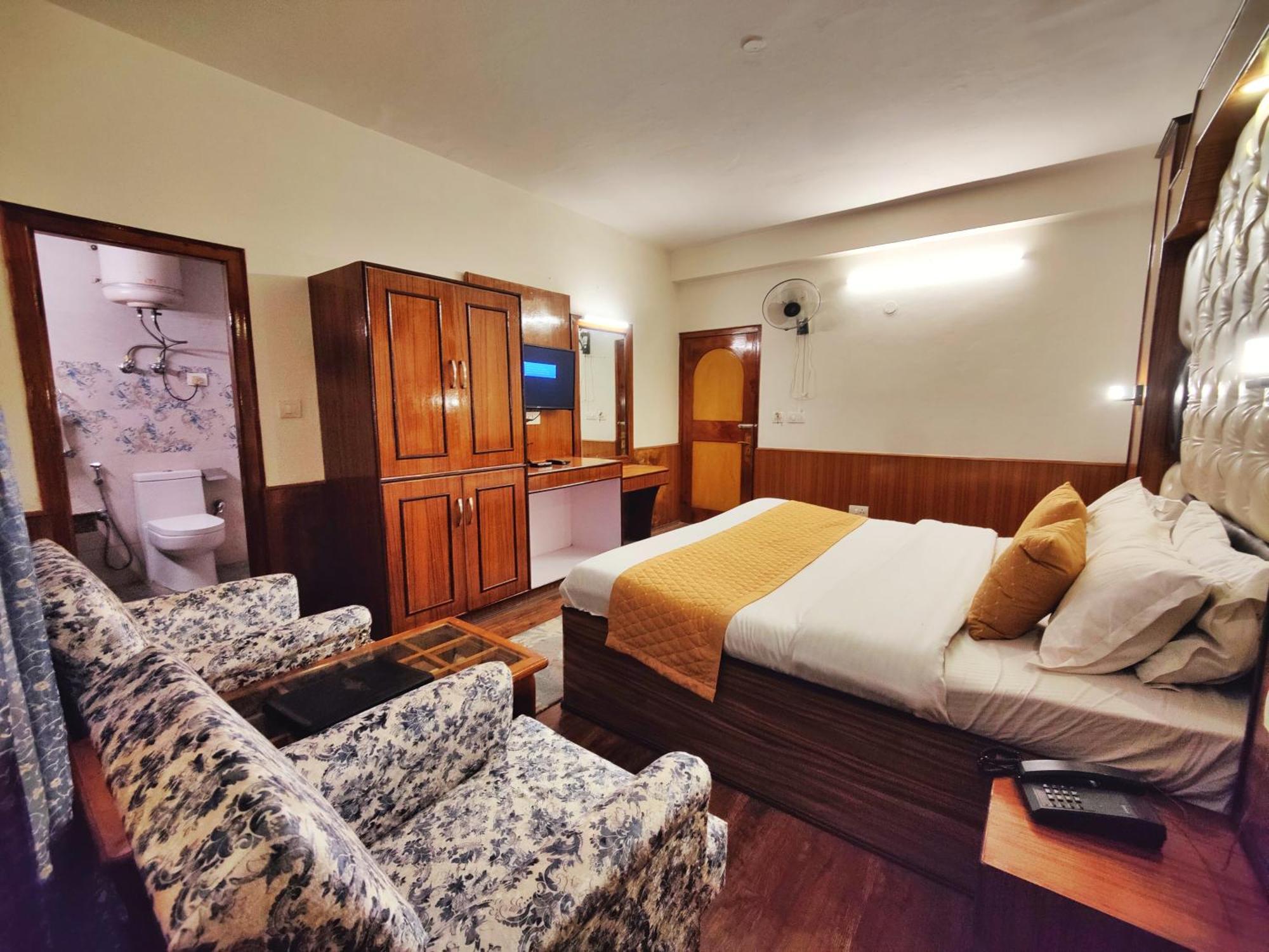 Surya International Hotel Manali Near Mall Road Manāli Exterior foto
