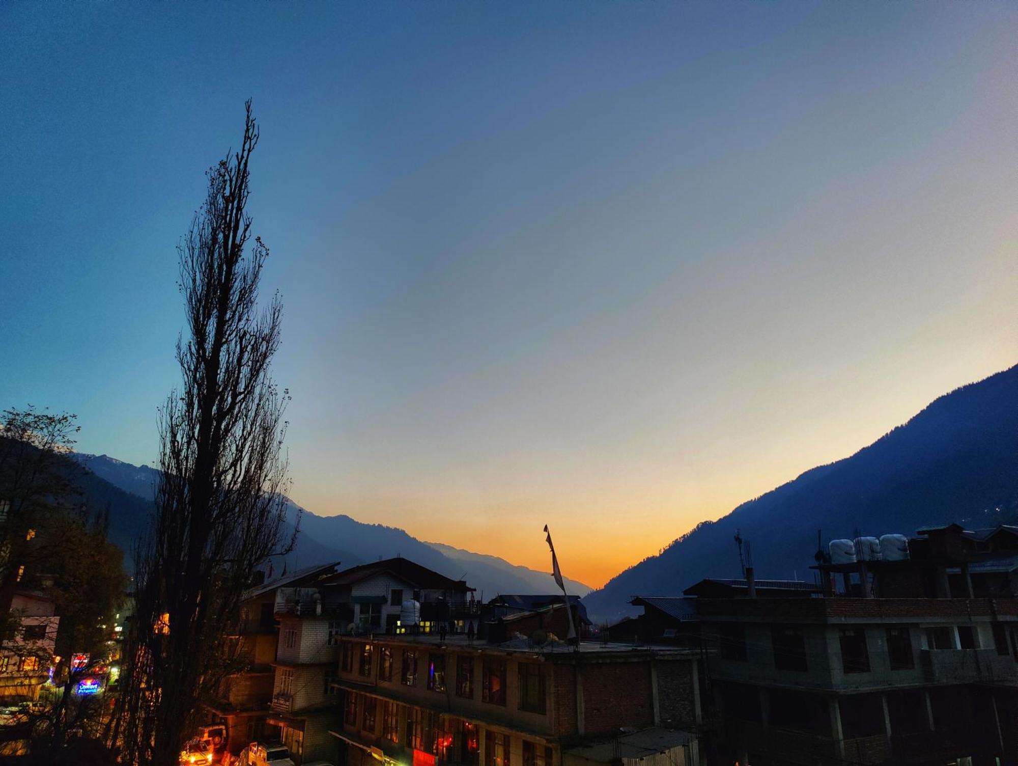 Surya International Hotel Manali Near Mall Road Manāli Exterior foto