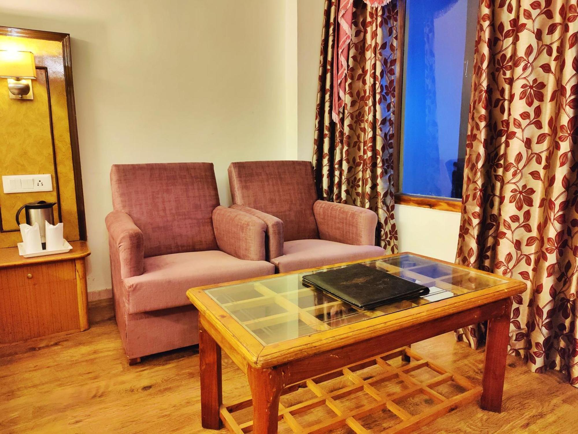 Surya International Hotel Manali Near Mall Road Manāli Exterior foto