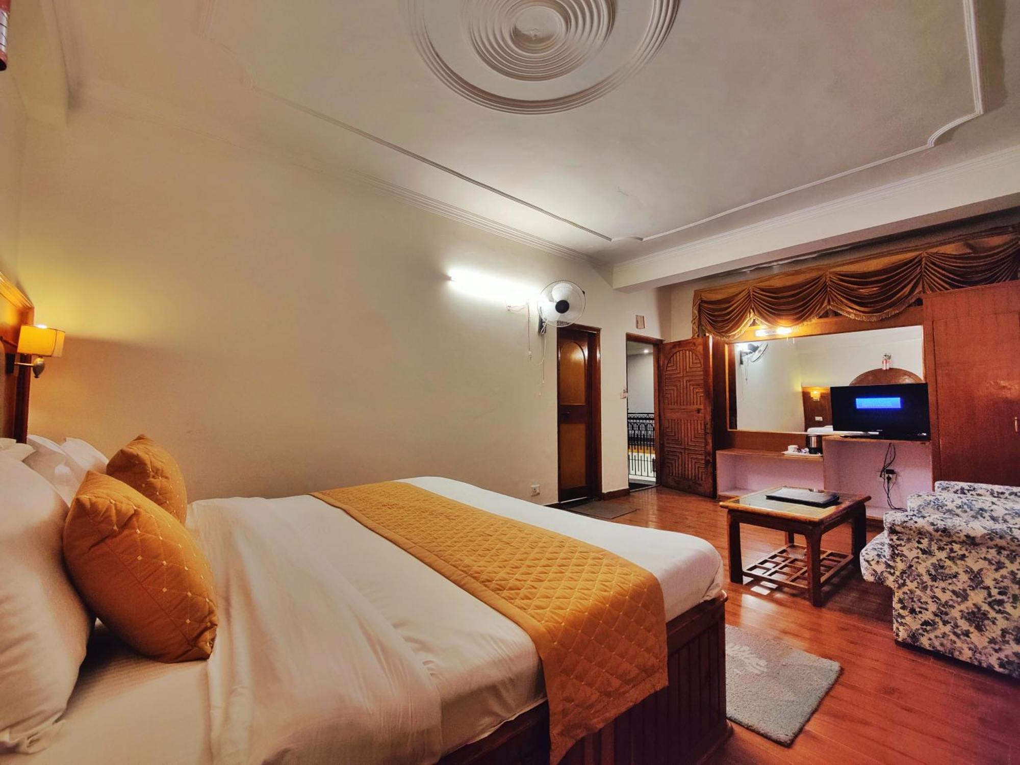 Surya International Hotel Manali Near Mall Road Manāli Exterior foto