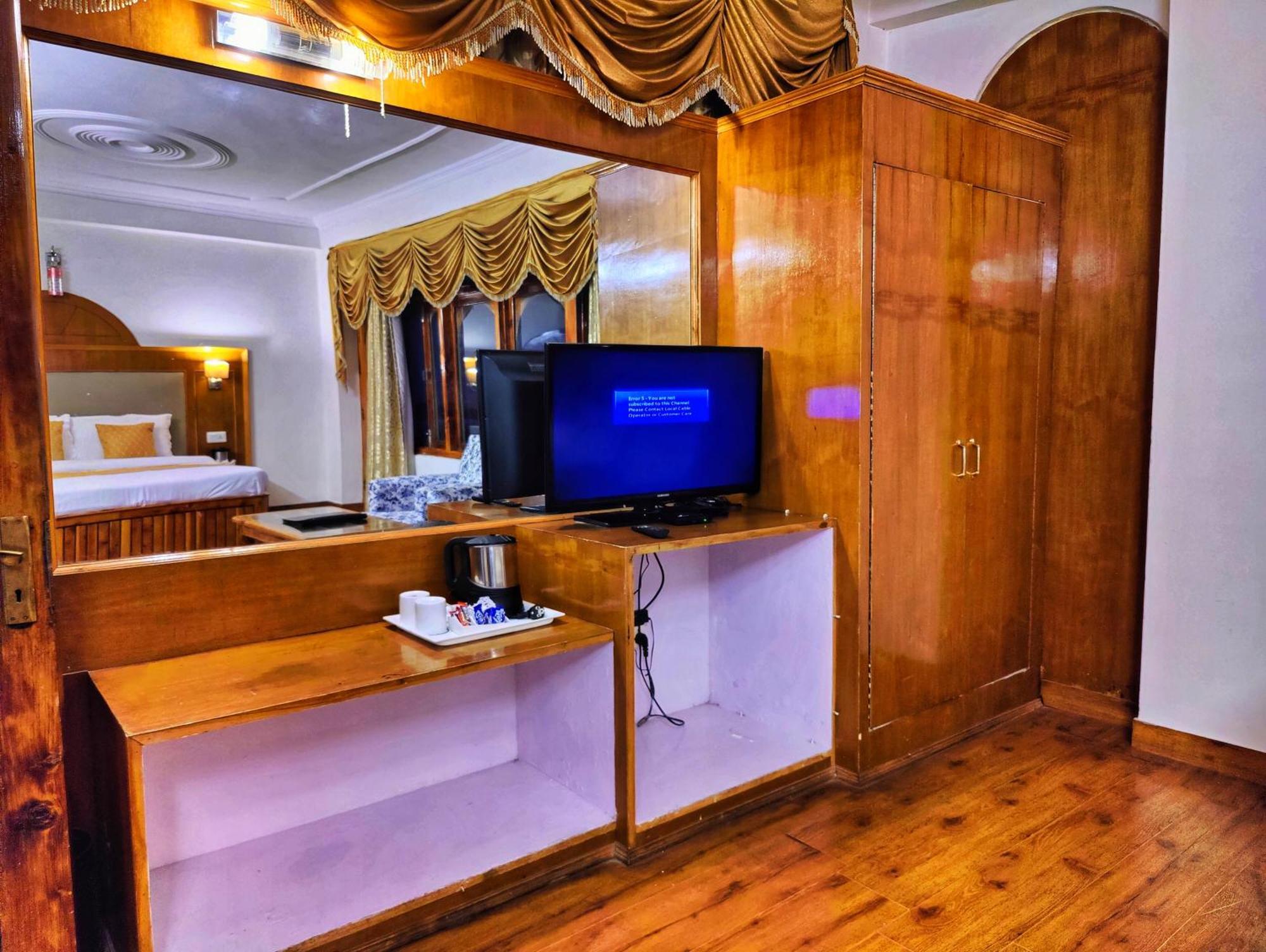 Surya International Hotel Manali Near Mall Road Manāli Exterior foto