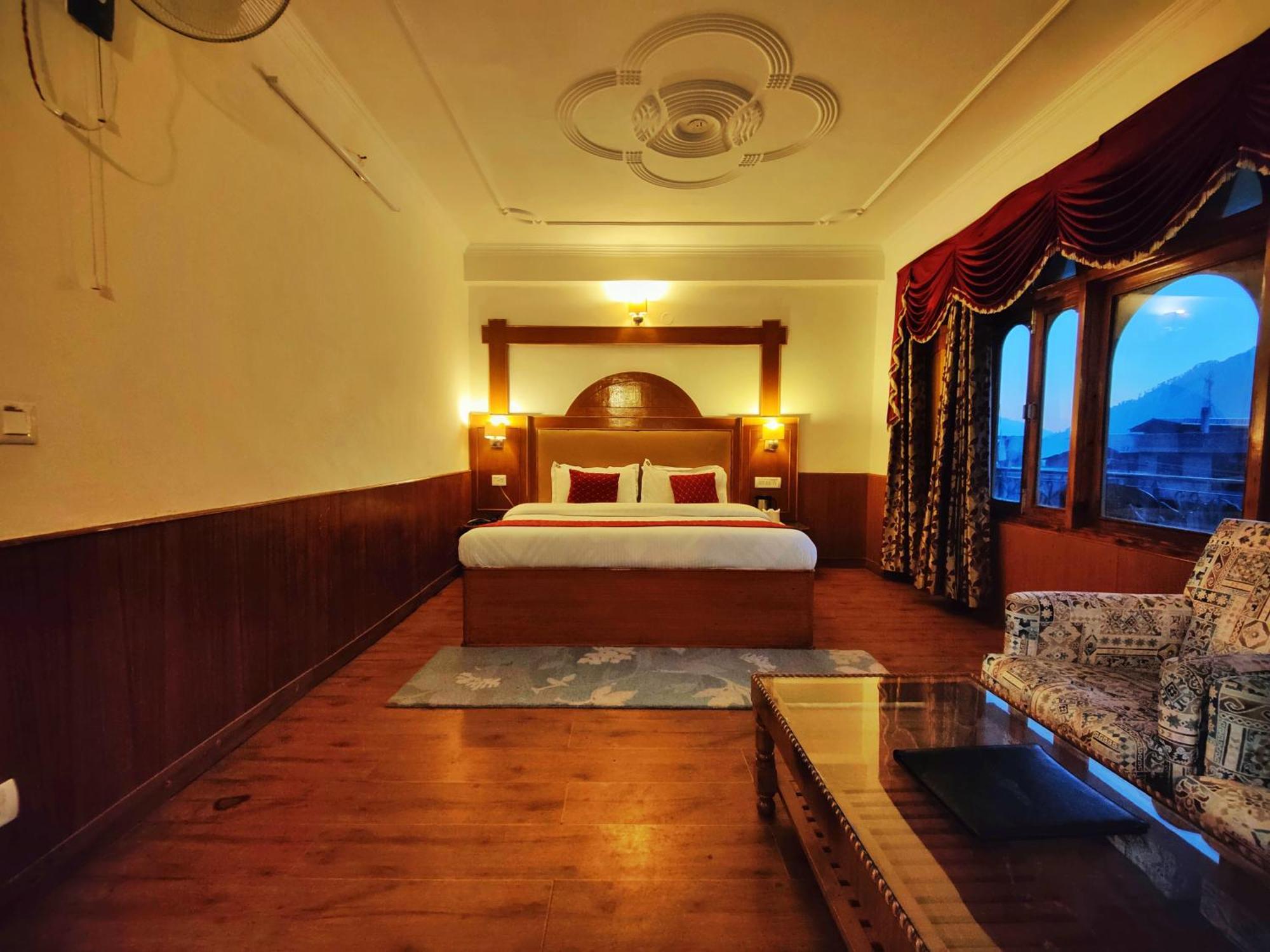 Surya International Hotel Manali Near Mall Road Manāli Exterior foto
