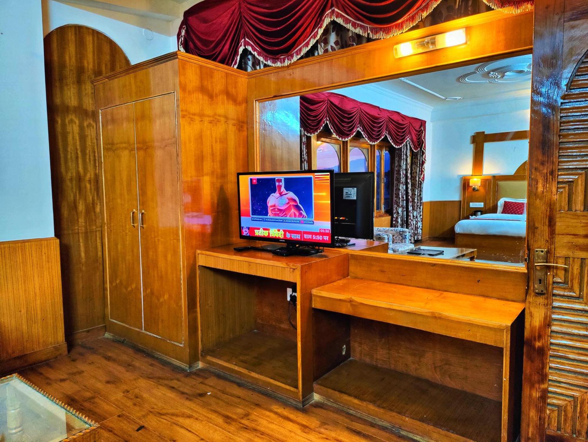 Surya International Hotel Manali Near Mall Road Manāli Exterior foto