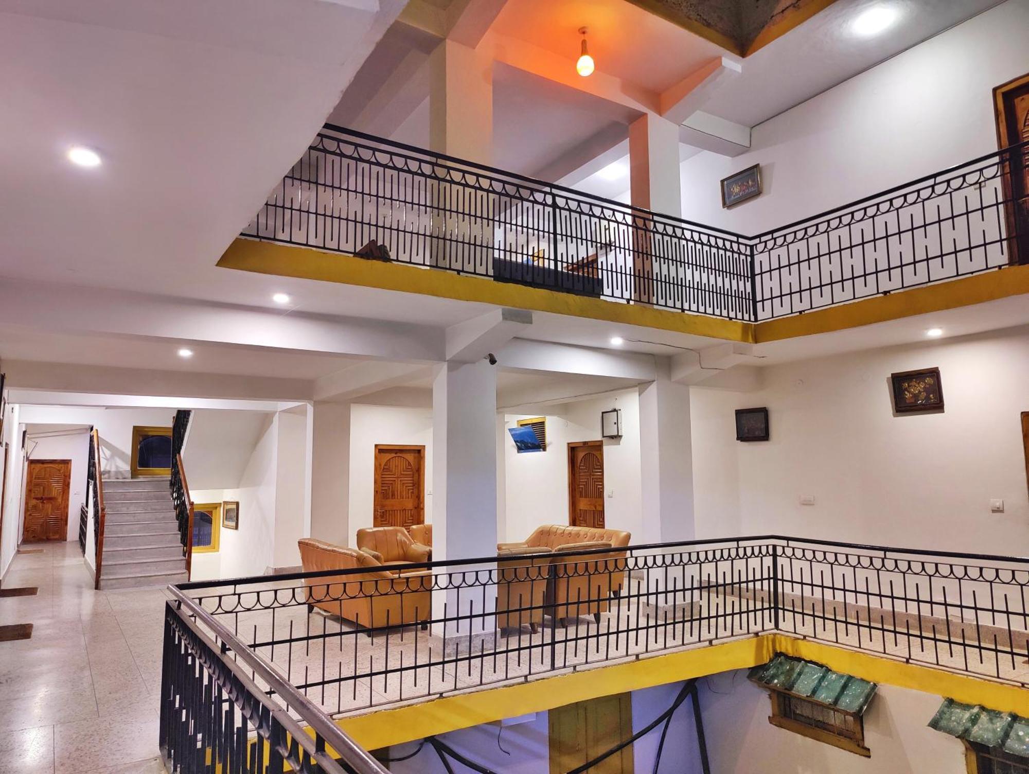 Surya International Hotel Manali Near Mall Road Manāli Exterior foto