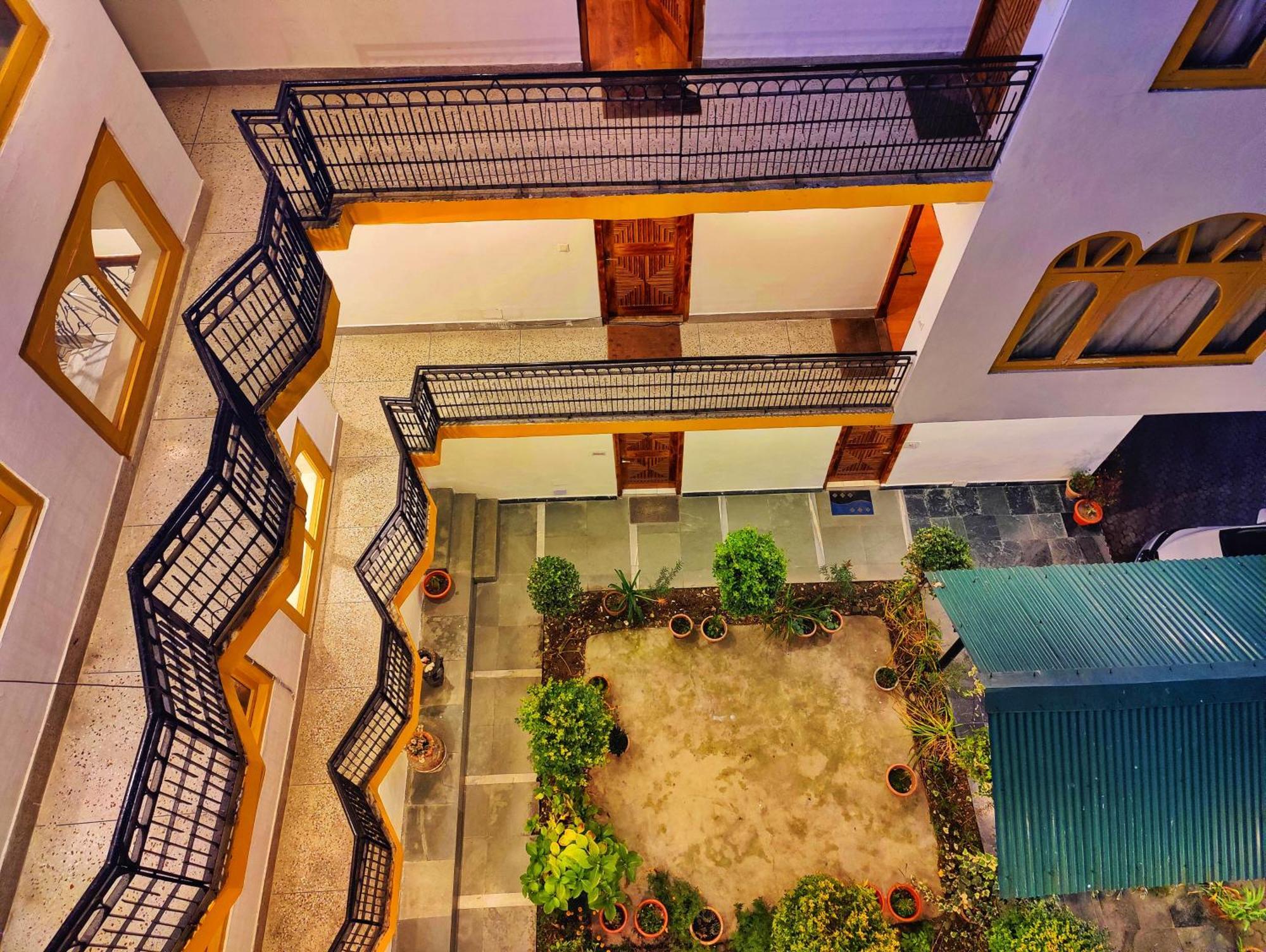 Surya International Hotel Manali Near Mall Road Manāli Exterior foto
